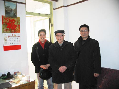 省經(jīng)貿(mào)委工會領(lǐng)導慰問我院勞模和患病職工