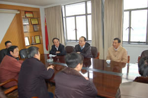 秦皇島玻璃工業(yè)研究設(shè)計(jì)院領(lǐng)導(dǎo)來(lái)我院訪問(wèn)