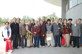 關(guān)注退休員工，構(gòu)造和諧企業(yè)——我院退休二支部戶外郊游