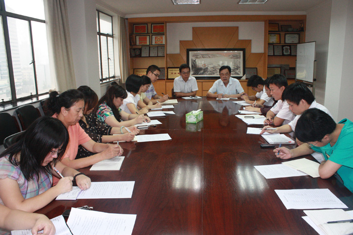我院召開2011年上半年通訊工作會(huì)議