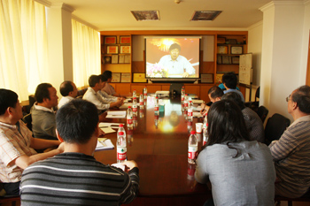 我院召開黨委中心組（擴(kuò)大）群眾路線專題學(xué)習(xí)交流會