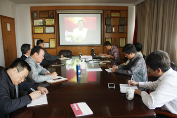 院黨委中心組集中學(xué)習(xí) 研究查擺突出問題