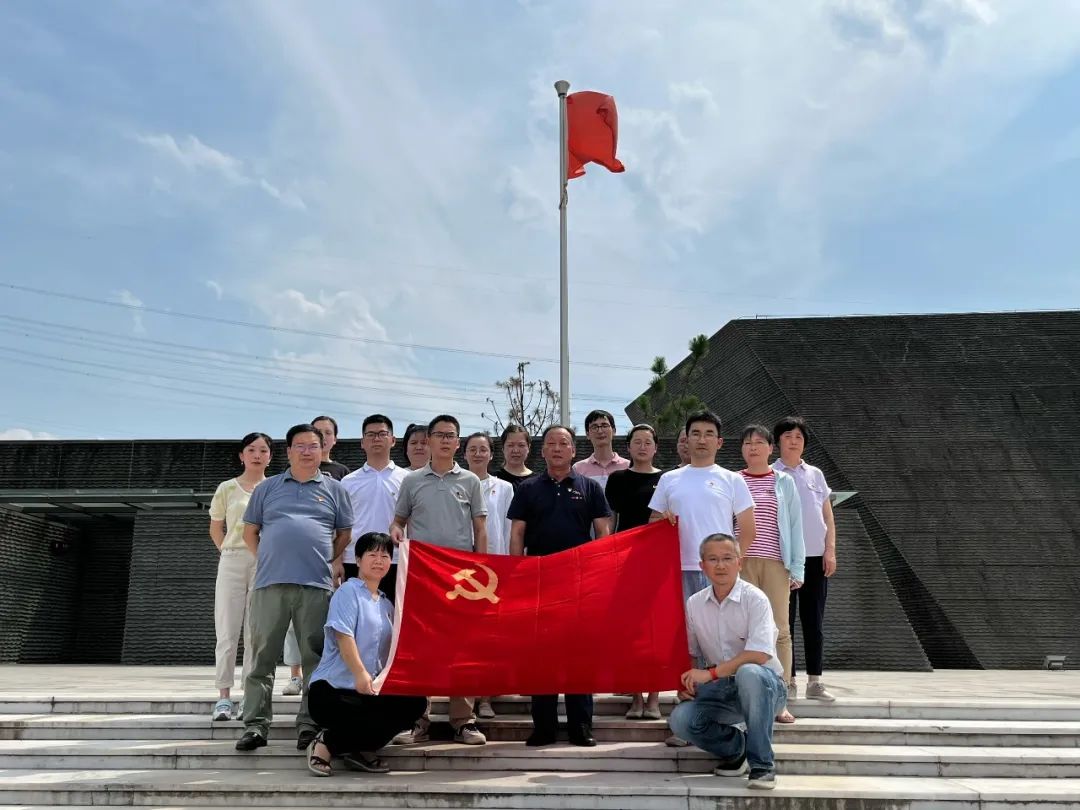 黨旗飄揚(yáng) 奮斗有我丨中國(guó)新材院黨支部開(kāi)展主題活動(dòng)