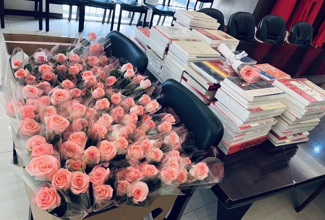 傳遞書香美 喜迎二十大——中國新材院開展“玫瑰書香”女職工主題閱讀活動