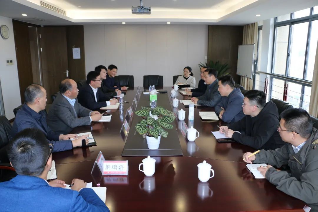 拱墅區(qū)委副書記、政法委書記沈華鋒來公司調(diào)研